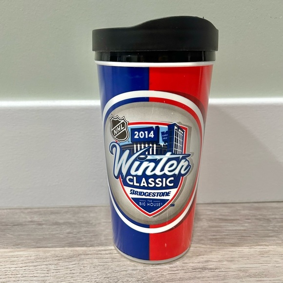 NHL Winter Classic 2014 Red Wings/Maple Leafs Travel Mug Coffee Cup No Spill - Picture 1 of 5